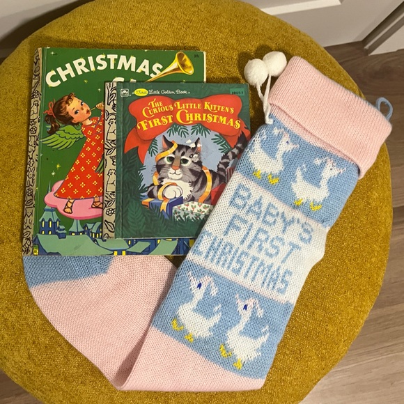 Vintage Baby’s First Christma Knits Stocking with Two Vintage Golden Books - Picture 2 of 12